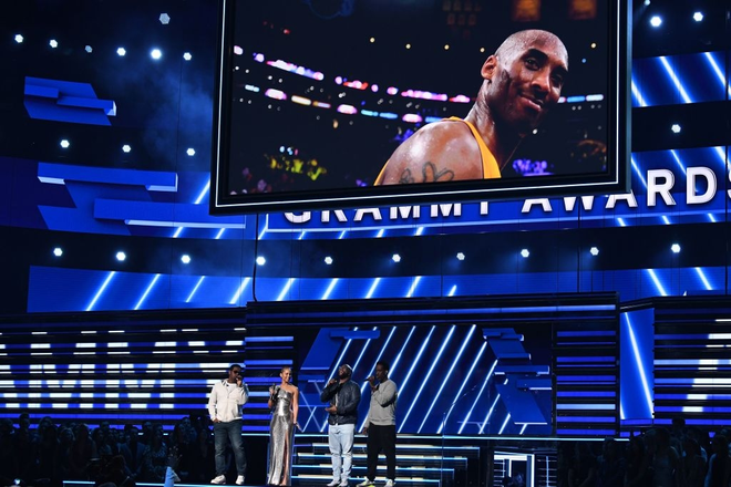 Những giọt nước mắt lăn dài tại NBA trong ngày huyền thoại Kobe Bryant vẫy tay từ biệt - Ảnh 12.