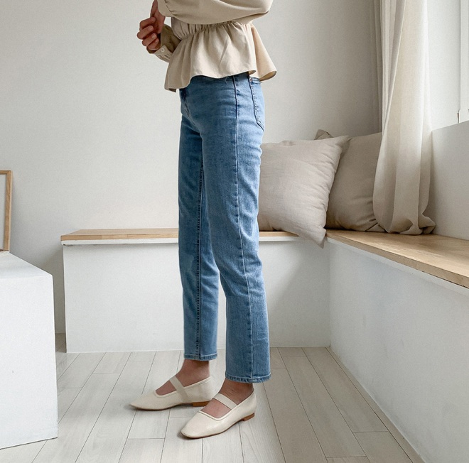 Tổng biên tập Vogue Anna Wintour đánh giá cực cao 3 món thời trang basic sau đây, và chúng kết hợp hoàn hảo với quần jeans - Ảnh 1.
