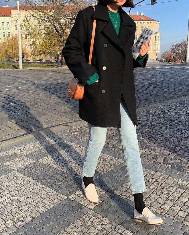 Tổng biên tập Vogue Anna Wintour đánh giá cực cao 3 món thời trang basic sau đây, và chúng kết hợp hoàn hảo với quần jeans - Ảnh 3.