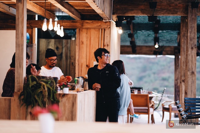 Qu&aacute;n cafe nổi tiếng ở Đ&agrave; Lạt từng bị ch&aacute;y rồi lại đ&oacute;ng cửa v&igrave; tranh chấp đất đ&atilde; trở lại với diện mạo mới, thơ v&agrave; t&igrave;nh chẳng k&eacute;m trước kia - Ảnh 2.