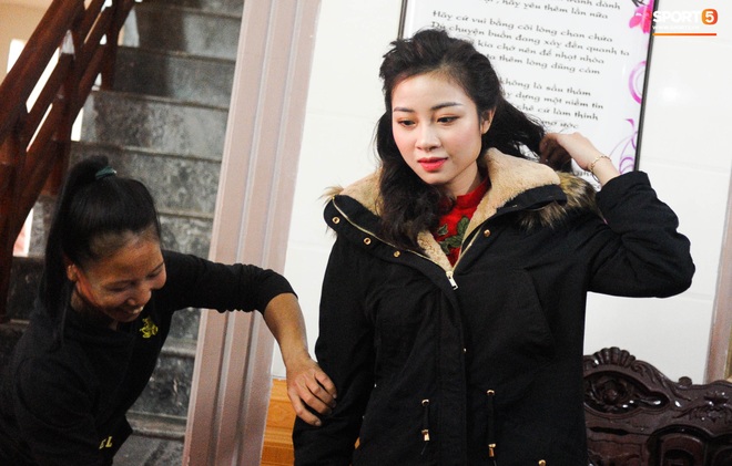 Giống Quỳnh Anh, Nhật Linh (vợ Văn Đức) mệt mỏi vì say xe khi vừa về nhà chồng - Ảnh 5.