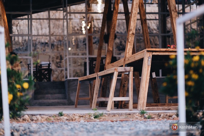 Qu&aacute;n cafe nổi tiếng ở Đ&agrave; Lạt từng bị ch&aacute;y rồi lại đ&oacute;ng cửa v&igrave; tranh chấp đất đ&atilde; trở lại với diện mạo mới, thơ v&agrave; t&igrave;nh chẳng k&eacute;m trước kia - Ảnh 3.