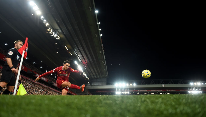 Trận đấu mở màn năm mới, Liverpool lập ngay kỷ lục Ngoại hạng Anh để tiếp tục bay cao trên ngôi đầu - Ảnh 1.