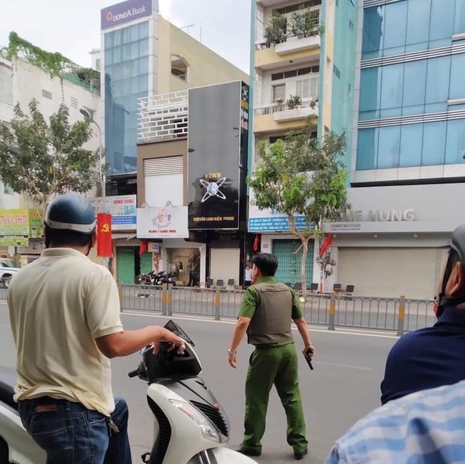 Bắt đối tượng nghi ôm lựu đạn cố thủ ở Sài Gòn tại tỉnh Đồng Nai - Ảnh 3.