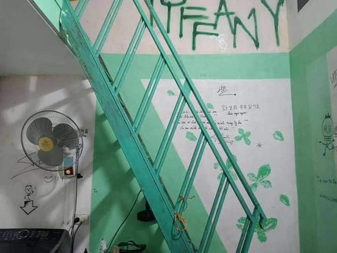 Viết dòng chữ Tiffany to đùng ở trên tường, Sơn Tùng M-TP thần tượng SNSD từ... 10 năm trước? - Ảnh 2.