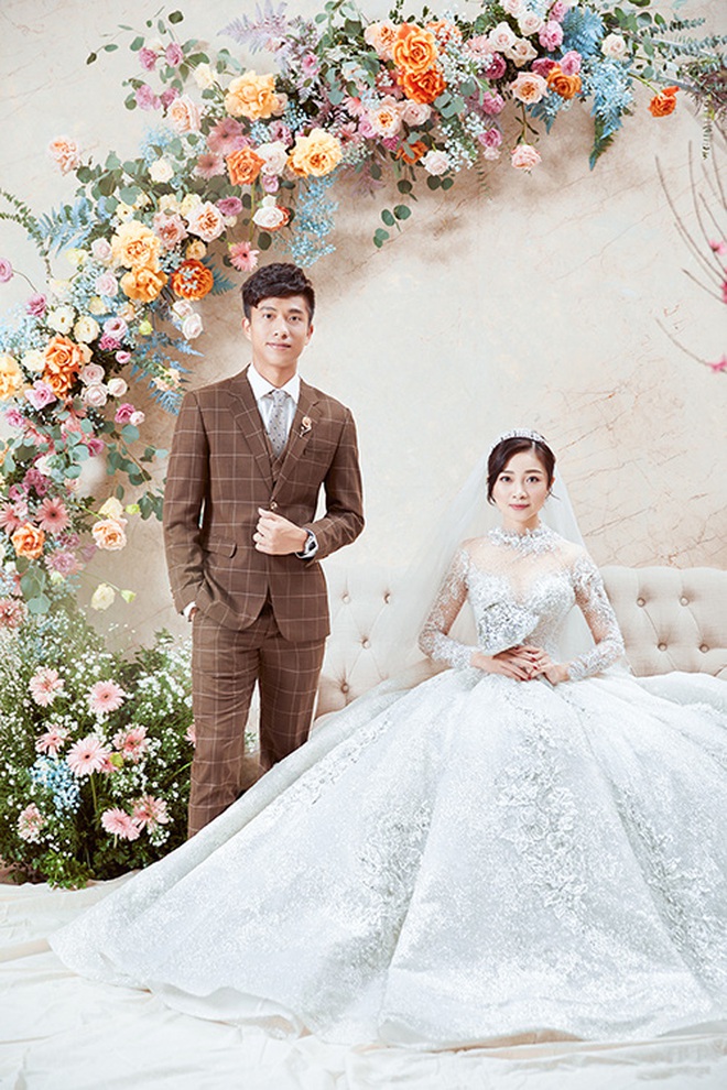 Váy cưới của cô dâu Nhật Linh: 2 bộ đã "sương sương" 1 tỷ VNĐ, riêng bộ váy chính bồng xòe đúng chuẩn váy công chúa - Ảnh 5. Váy cưới của cô dâu Nhật Linh: 2 bộ đã "sương sương" 1 tỷ VNĐ, riêng bộ váy chính bồng xòe đúng chuẩn váy công chúa - Ảnh 5.