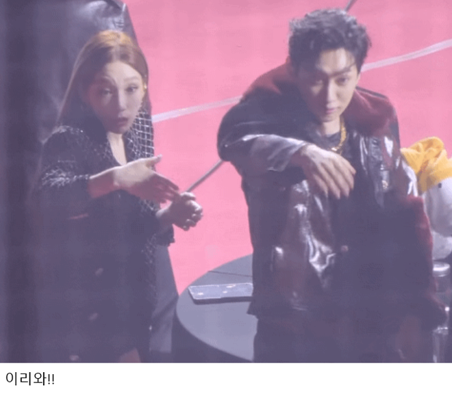 Ha Sung Woon ngồi một mình giữa bàn toàn mây, may mà có Taeyeon và Eunhyuk giải cứu thành công với hành động ấm áp gây bão netizen - Ảnh 4.