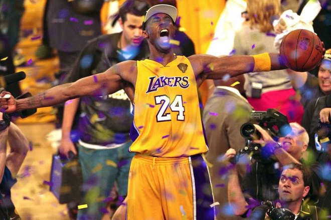 Bất ngờ số tiền phải bỏ ra để có một tấm vé trong ngày Los Angeles Lakers làm lễ tri ân tới huyền thoại Kobe Bryant - Ảnh 3.