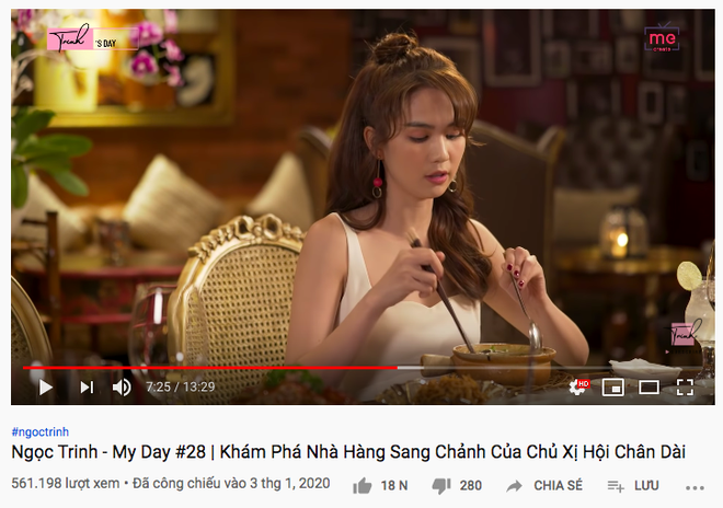 C&ocirc;ng thức l&agrave;m vlog review ăn uống lần n&agrave;o cũng g&acirc;y ch&uacute; &yacute; của Ngọc Trinh: Từ vỉa h&egrave; b&igrave;nh d&acirc;n đến nh&agrave; h&agrave;ng sang trọng đều phải x&agrave;i &ldquo;chi&ecirc;u&rdquo;! - Ảnh 2.