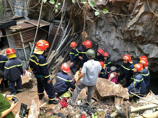 Đá rơi bất ngờ, đè nát người 2 mẹ con ở Nha Trang  - Ảnh 1.