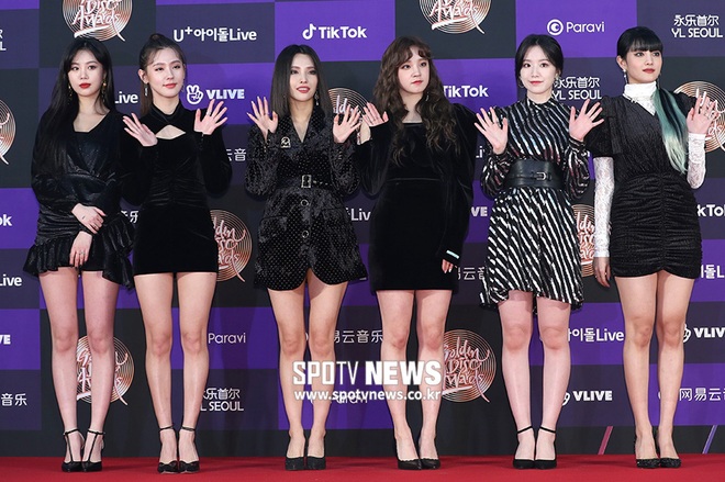 Thảm đỏ Grammy Hàn Quốc 2020: TWICE xinh đẹp ngút ngàn đọ sắc cùng (G)I-DLE, BTS làm gì giữa quân đoàn idol thế này? - Ảnh 16.