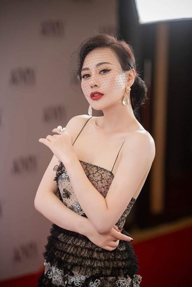 Phương Oanh: Từ g&aacute;i ng&agrave;nh m&ecirc; phẫu thuật thẩm mỹ đến C&ocirc; G&aacute;i Nh&agrave; Người Ta hiền thục nết na - Ảnh 8.
