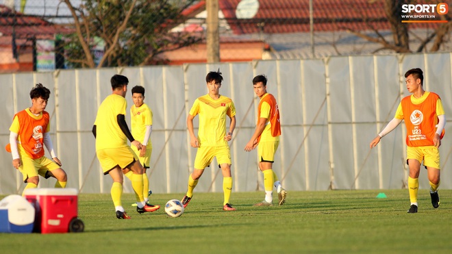 HLV Park Hang-seo rút gọn thời gian tập thể lực để U23 Việt Nam chốt nhân sự trước ngày ra quân VCK U23 châu Á - Ảnh 7.