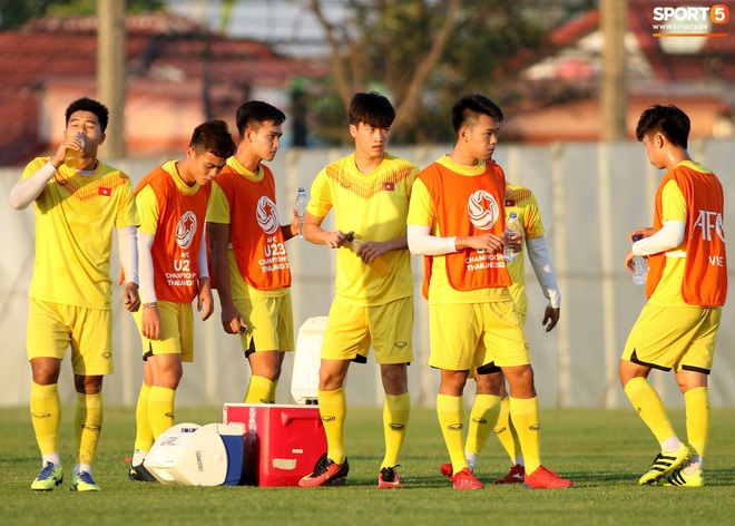 HLV Park Hang-seo rút gọn thời gian tập thể lực để U23 Việt Nam chốt nhân sự trước ngày ra quân VCK U23 châu Á - Ảnh 6.