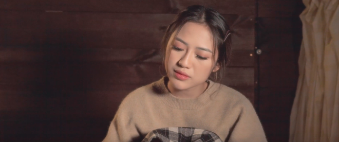 Tiểu tam Hoàng Thu Trang trong Sống Chung Với Mẹ Chồng tung MV debut, cạo đầu ngay sản phẩm chào sân Vpop! - Ảnh 4.