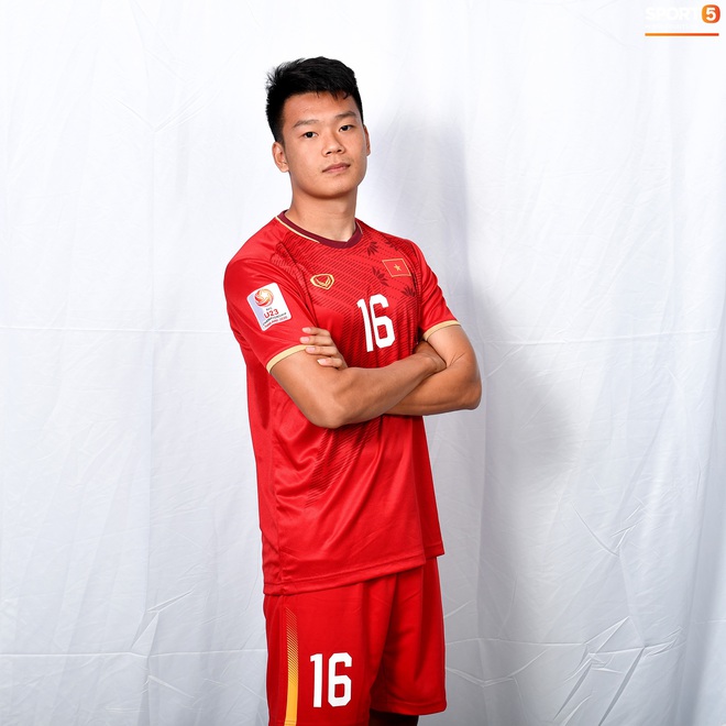 Cầu thủ U23 Việt Nam hoá hotboy ảnh thẻ trước thềm trận ra quân gặp U23 UAE - Ảnh 18.