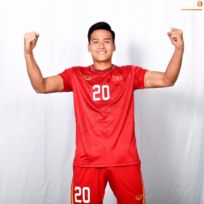 Cầu thủ U23 Việt Nam hoá hotboy ảnh thẻ trước thềm trận ra quân gặp U23 UAE - Ảnh 22.