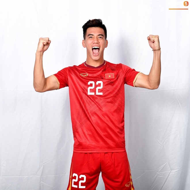 Cầu thủ U23 Việt Nam hoá hotboy ảnh thẻ trước thềm trận ra quân gặp U23 UAE - Ảnh 24.