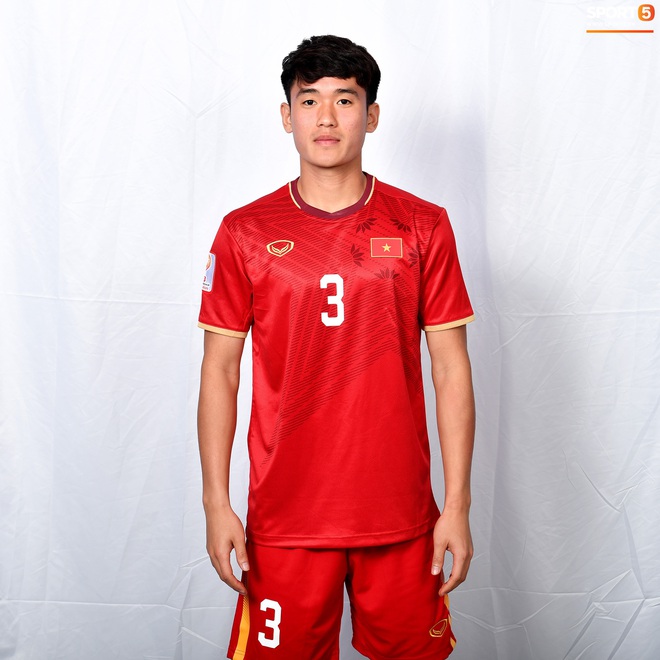 Cầu thủ U23 Việt Nam hoá hotboy ảnh thẻ trước thềm trận ra quân gặp U23 UAE - Ảnh 5.