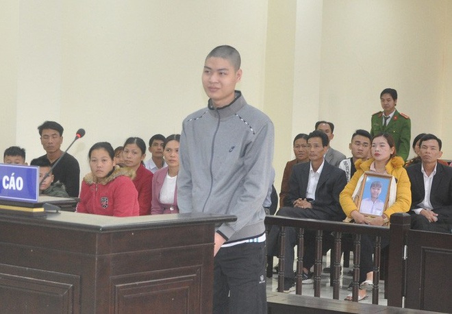  Trả th&ugrave; người bố, nam thanh ni&ecirc;n x&ocirc;ng v&agrave;o trường đ&acirc;m chết nam sinh lớp 5  - Ảnh 1.