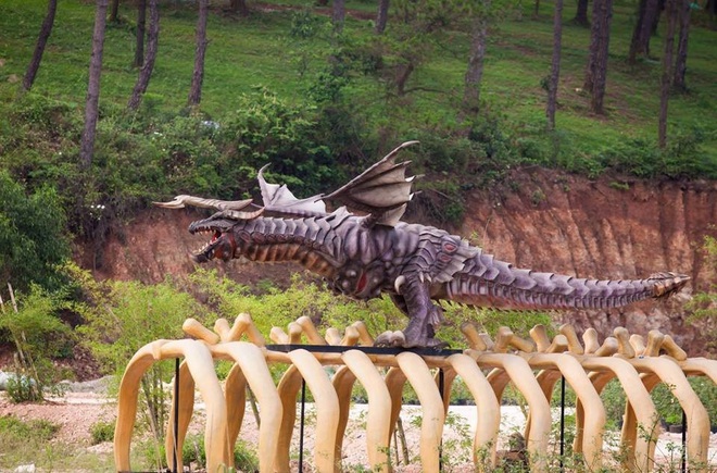 Lót dép hóng công viên King Kong - khủng long siêu to khổng lồ sắp khai trương tại Hạ Long - Ảnh 4.
