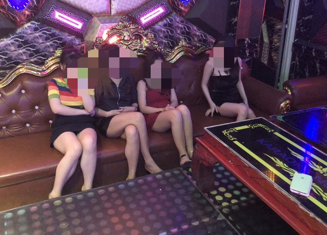  8 c&ocirc; g&aacute;i ph&ecirc; ma t&uacute;y trong qu&aacute;n karaoke  - Ảnh 2.