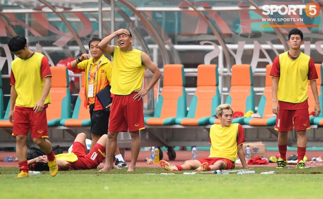 Nhận định U23 Việt Nam vs U23 UAE: Quên cái danh Á quân đi, đây là một cuộc chiến rất khác - Ảnh 1.