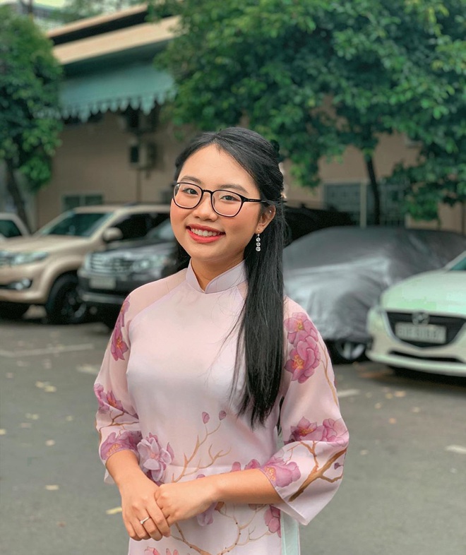 Từng bị chê ăn mặc thiếu nghiêm túc cúng Tổ nghiệp, năm nay Phương Mỹ Chi sửa sai với phong cách nền nã trưởng thành - Ảnh 8.