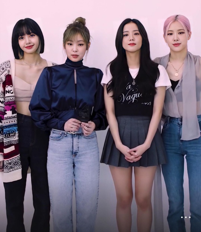 Mua Chân váy đen ngắn liền quần phối khuy cài xích Jennie BLACKPINK quyến  rũ sang chảnh | Tiki