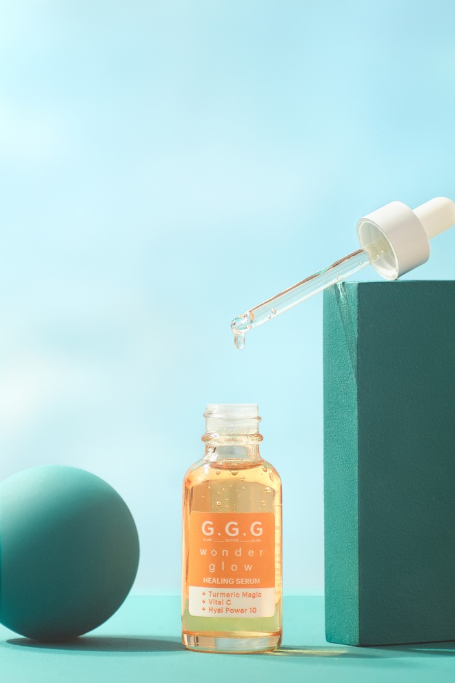 Ai nói serum Vitamin C khó dùng phải thử ngay 4 ứng viên này: Làm mờ thâm, sáng da kiêm luôn cấp ẩm mướt mát - Ảnh 1.