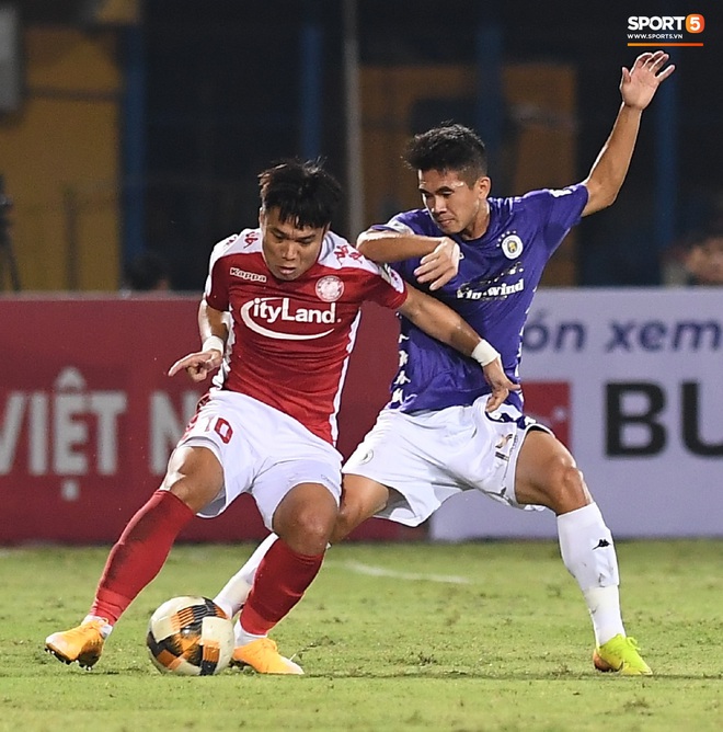 Vị trọng t&agrave;i đ&aacute;ng y&ecirc;u nhất V.League: Cười thật tươi khi r&uacute;t thẻ, giải quyết m&acirc;u thuẫn bằng c&acirc;u n&oacute;i lại đ&acirc;y &ocirc;m nhau n&agrave;o - Ảnh 5.