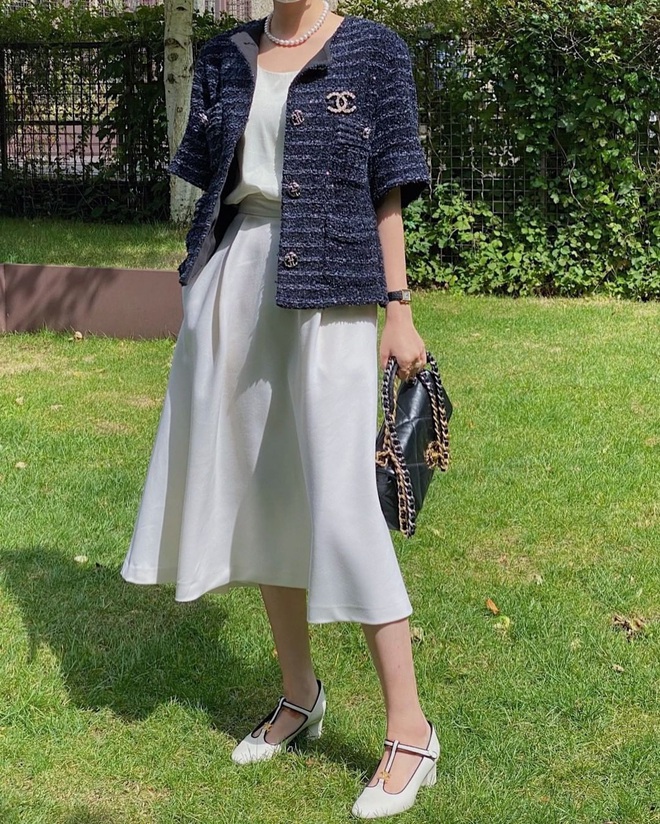 Chưa cần sắm đồ hiệu giá trên trời, thu này bạn cứ mua áo khoác tweed về mặc là &quot;chanh sả&quot; như người có tiền - Ảnh 2.
