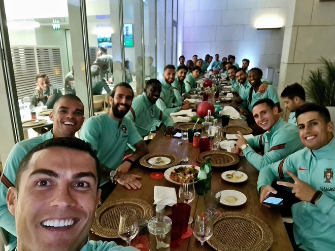 NÓNG: Cristiano Ronaldo dương tính với COVID-19 - Ảnh 2.