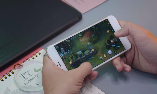 Bí quyết chơi Tốc Chiến bách thắng: Quên iPhone đi và sắm ngay Samsung Galaxy Z Fold2 - Ảnh 4.
