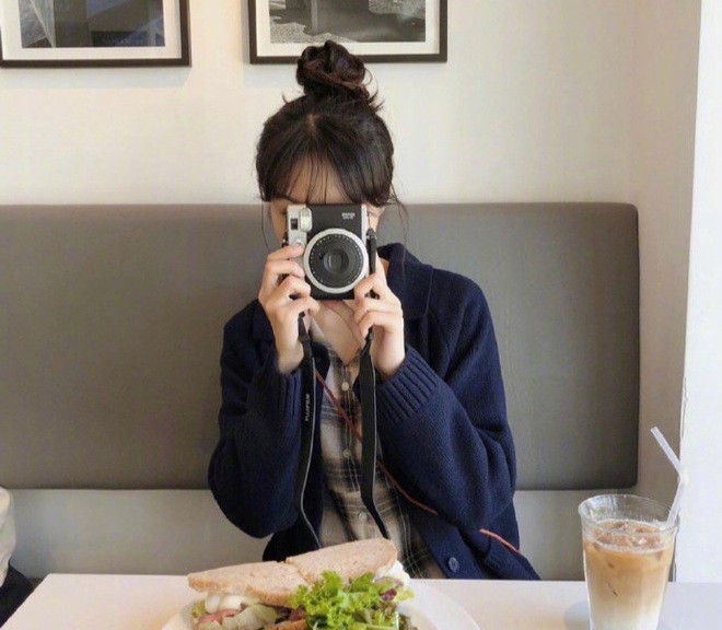 G&aacute;i H&agrave;n c&oacute; 3 style đinh m&ugrave;a lạnh, muốn sang chảnh hay thoải m&aacute;i th&igrave; bạn cứ &aacute;p theo l&agrave; đẹp - Ảnh 1.