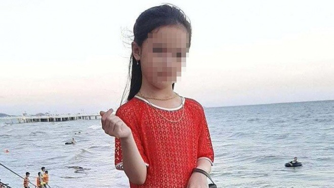Bé gái 7 tuổi ở Hòa Bình mất tích sau khi đi đổ rác đã được tìm thấy - Ảnh 1.