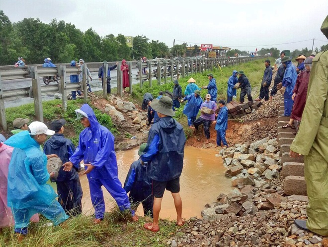 Chuyển tải hành khách đi tàu Thống Nhất từ ga Phò Trạch, Huế tới ga Đông Hà, Quảng Trị bằng ô tô và ngược lại - Ảnh 6.