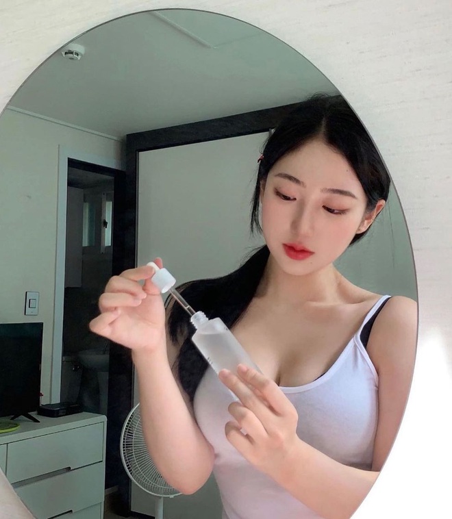 Đầu tư tiền triệu mua serum dưỡng da mà mắc 5 sai lầm thì làn da vẫn lão hóa không phanh - Ảnh 1.
