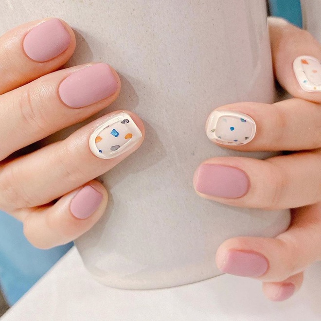 12 mẫu nail xinh hết nấc cho các cô gái “quẩy” 20/10, không làm thì phí lắm đây này - Ảnh 11.