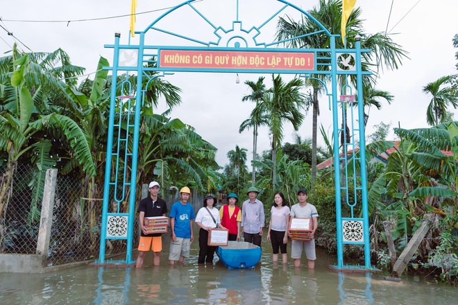 Nguyễn Trần Trung Quân bức xúc lên tiếng khi bị tố không minh bạch trong hoạt động cứu trợ miền Trung với Denis Đặng - Ảnh 3.