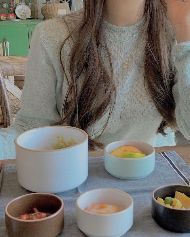 20⁄10 mặc xinh thôi chưa đủ, các nàng diện thêm những kiểu tóc này thì visual còn ngất ngây hơn nhiều - Ảnh 1. 20⁄10 mặc xinh thôi chưa đủ, các nàng diện thêm những kiểu tóc này thì visual còn ngất ngây hơn nhiều - Ảnh 1.