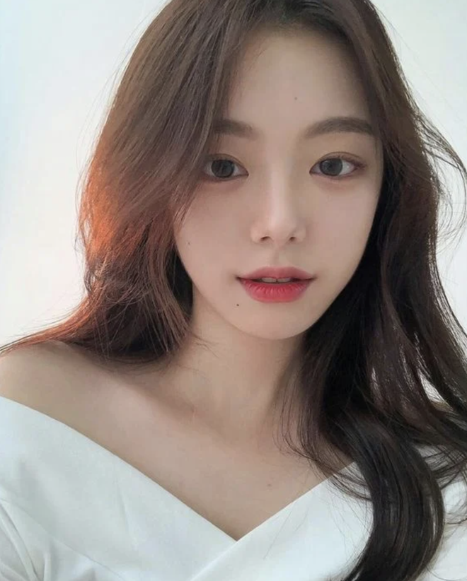 Chị em thi nhau tập yoga cho mặt, liệu ph&aacute;p nghe lạ tai nhưng ai &aacute;p dụng cũng c&oacute; hiệu quả như ti&ecirc;m filler, botox - Ảnh 1.