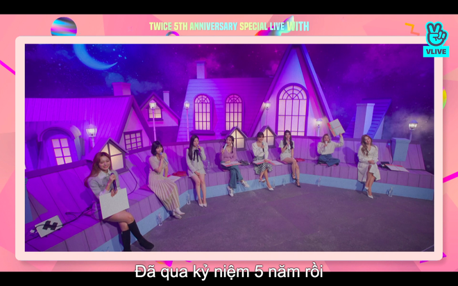 Tròn 5 năm debut, TWICE mở buổi live đặc biệt: Jeongyeon vắng mặt, các thành viên không ngại spoil ca khúc mới khiến fan sướng rơn - Ảnh 76.