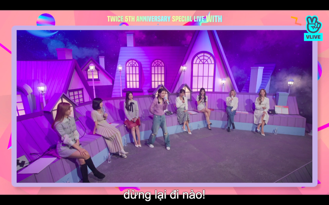 Tròn 5 năm debut, TWICE mở buổi live đặc biệt: Jeongyeon vắng mặt, các thành viên không ngại spoil ca khúc mới khiến fan sướng rơn - Ảnh 109.