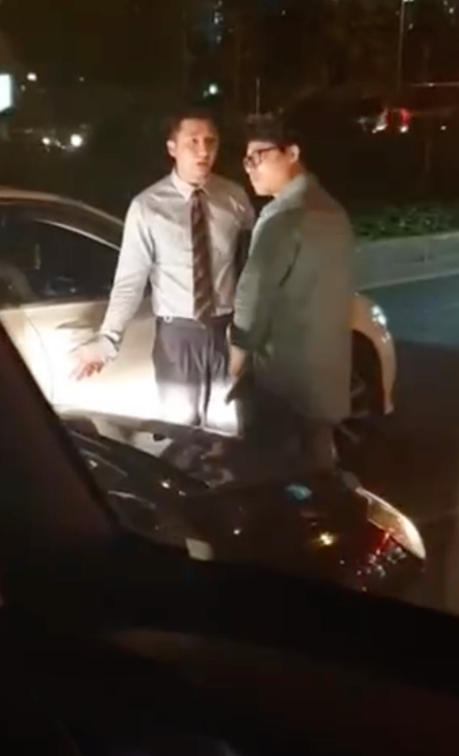 Xôn xao clip Trọng Hưng bị va chạm ngoài đường, trên xe chở một cô gái - Ảnh 2.