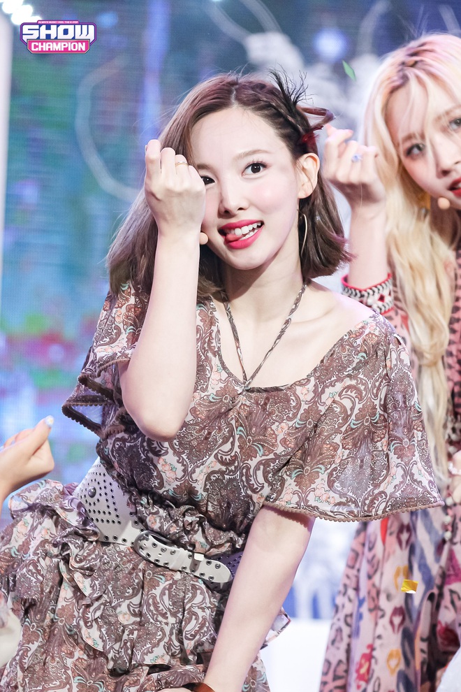 TWICE cứ comeback là thấy Nayeon hát mở bài, vì đâu mà được ưu ái làm tiên tử mở màn dù không phải main vocal? - Ảnh 2.