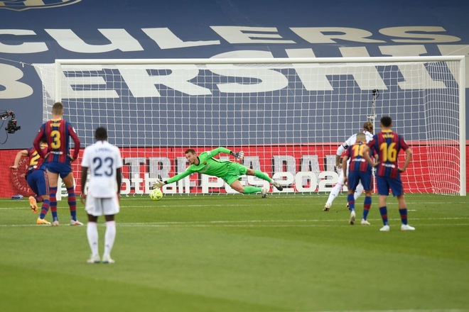 Messi cùng Barcelona thất thủ ngay trên sân nhà trước Real Madrid ở trận Siêu kinh điển - Ảnh 7.