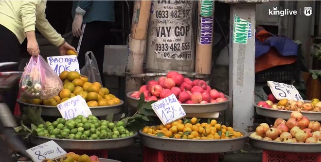 Clip: Tuyệt chiêu sử dụng số “tàng hình” trên biển quảng cáo của những người bán hàng ở Sài Gòn - Ảnh 3.