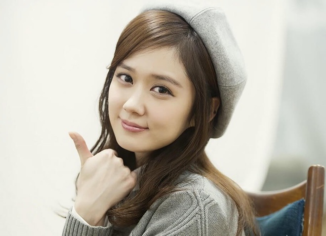 "Thánh hack tuổi" Jang Na Ra gây sốt với ảnh mặt mộc U40, trẻ trung ăn đứt cả bộ 3 Kim Tae Hee, Son Ye Jin và Song Hye Kyo - Ảnh 6. "Thánh hack tuổi" Jang Na Ra gây sốt với ảnh mặt mộc U40, trẻ trung ăn đứt cả bộ 3 Kim Tae Hee, Son Ye Jin và Song Hye Kyo - Ảnh 6.