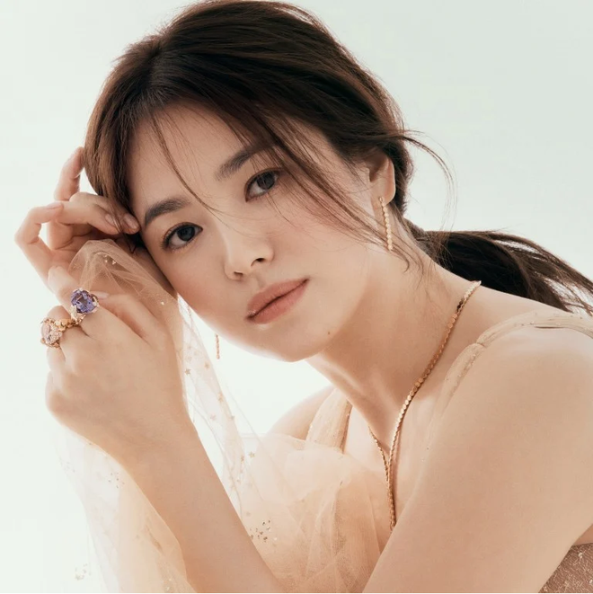 "Thánh hack tuổi" Jang Na Ra gây sốt với ảnh mặt mộc U40, trẻ trung ăn đứt cả bộ 3 Kim Tae Hee, Son Ye Jin và Song Hye Kyo - Ảnh 4. "Thánh hack tuổi" Jang Na Ra gây sốt với ảnh mặt mộc U40, trẻ trung ăn đứt cả bộ 3 Kim Tae Hee, Son Ye Jin và Song Hye Kyo - Ảnh 4.